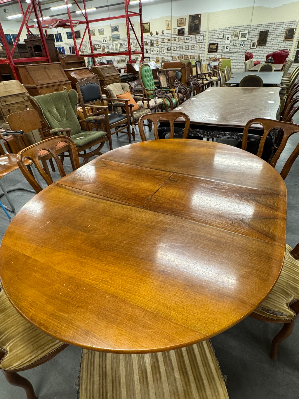 Ronde tafel met uitschuifmogelijkheid