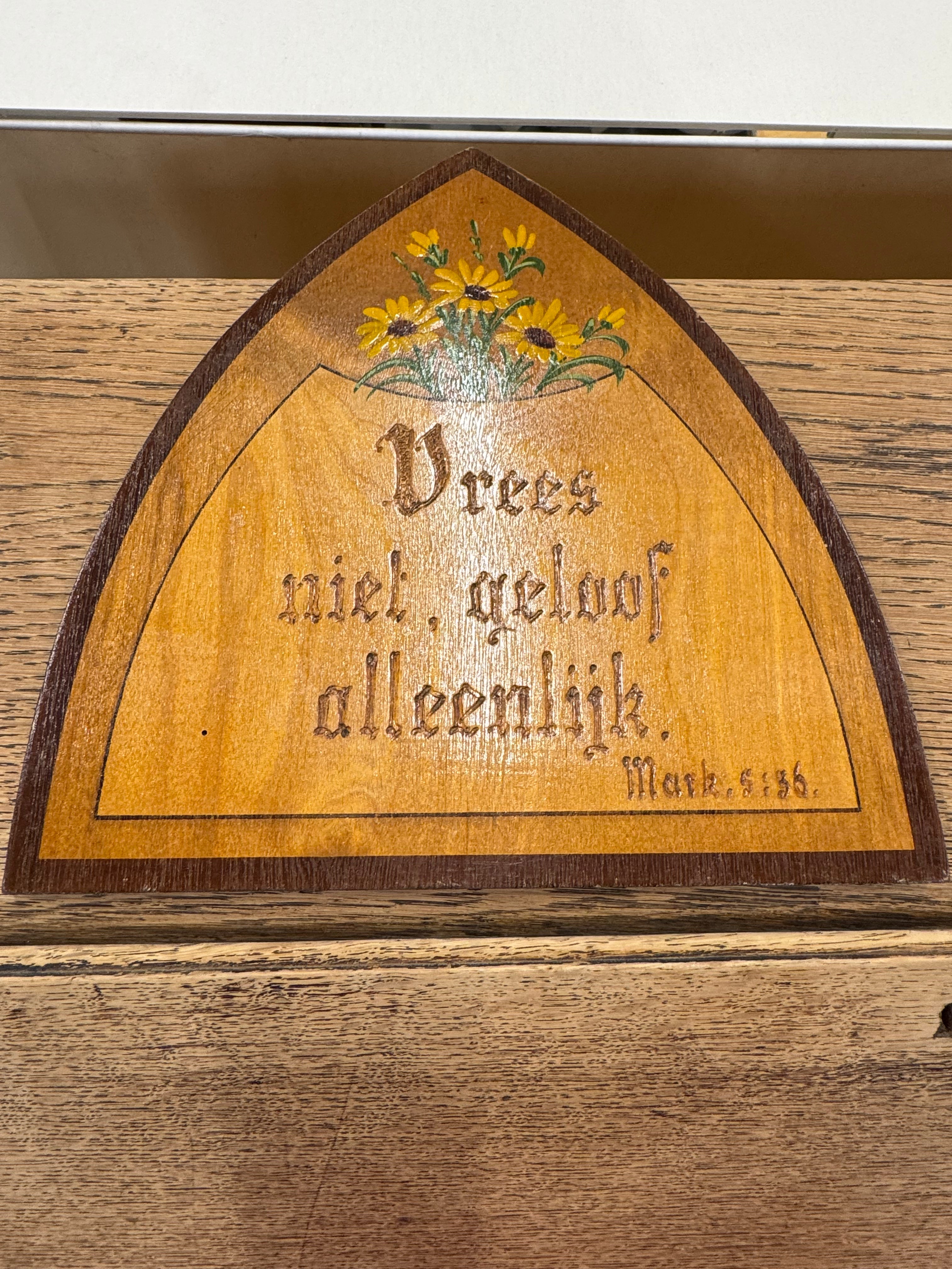 Stichtelijk houten bordje