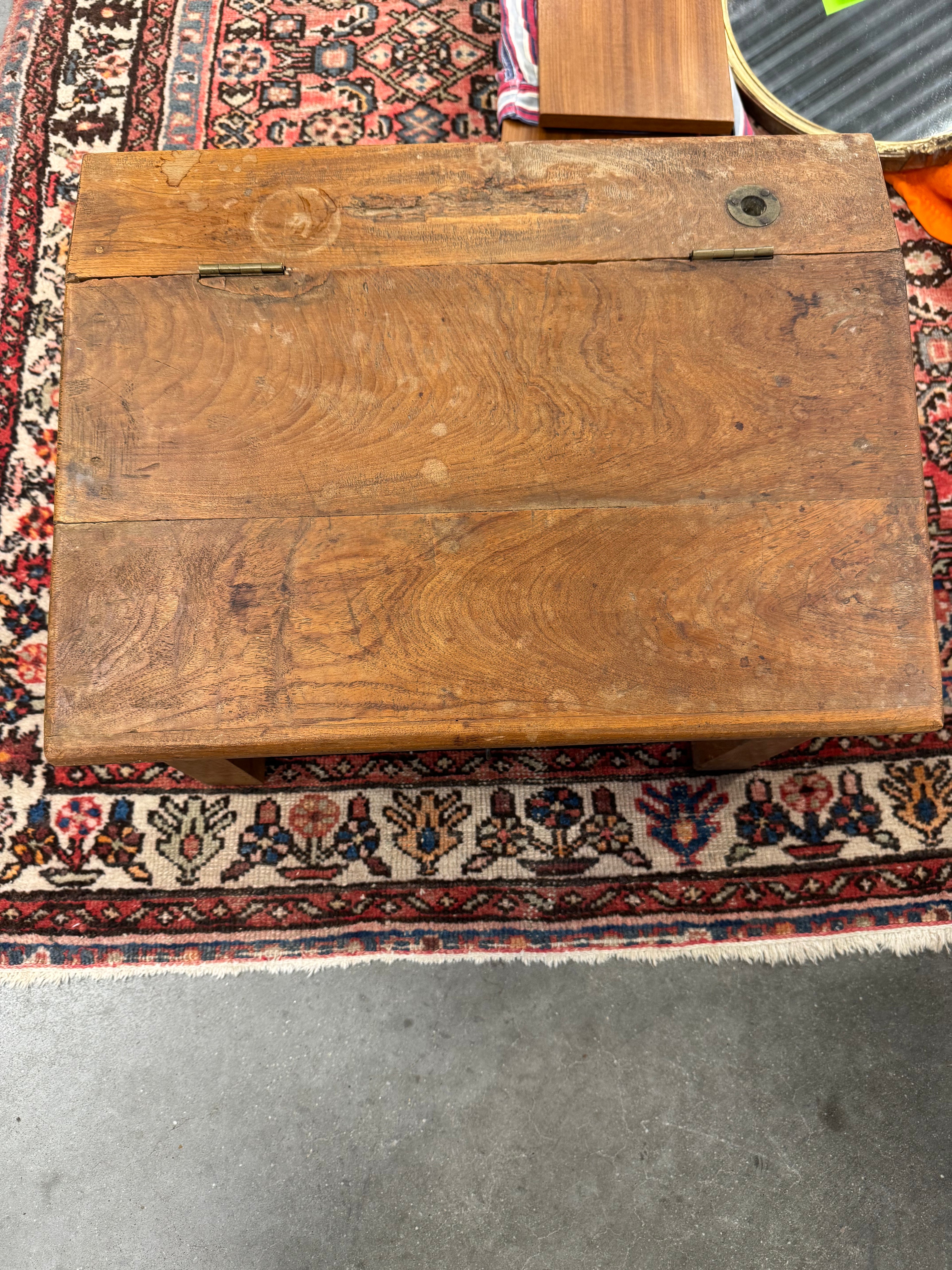 Oude lessenaar klepkastje