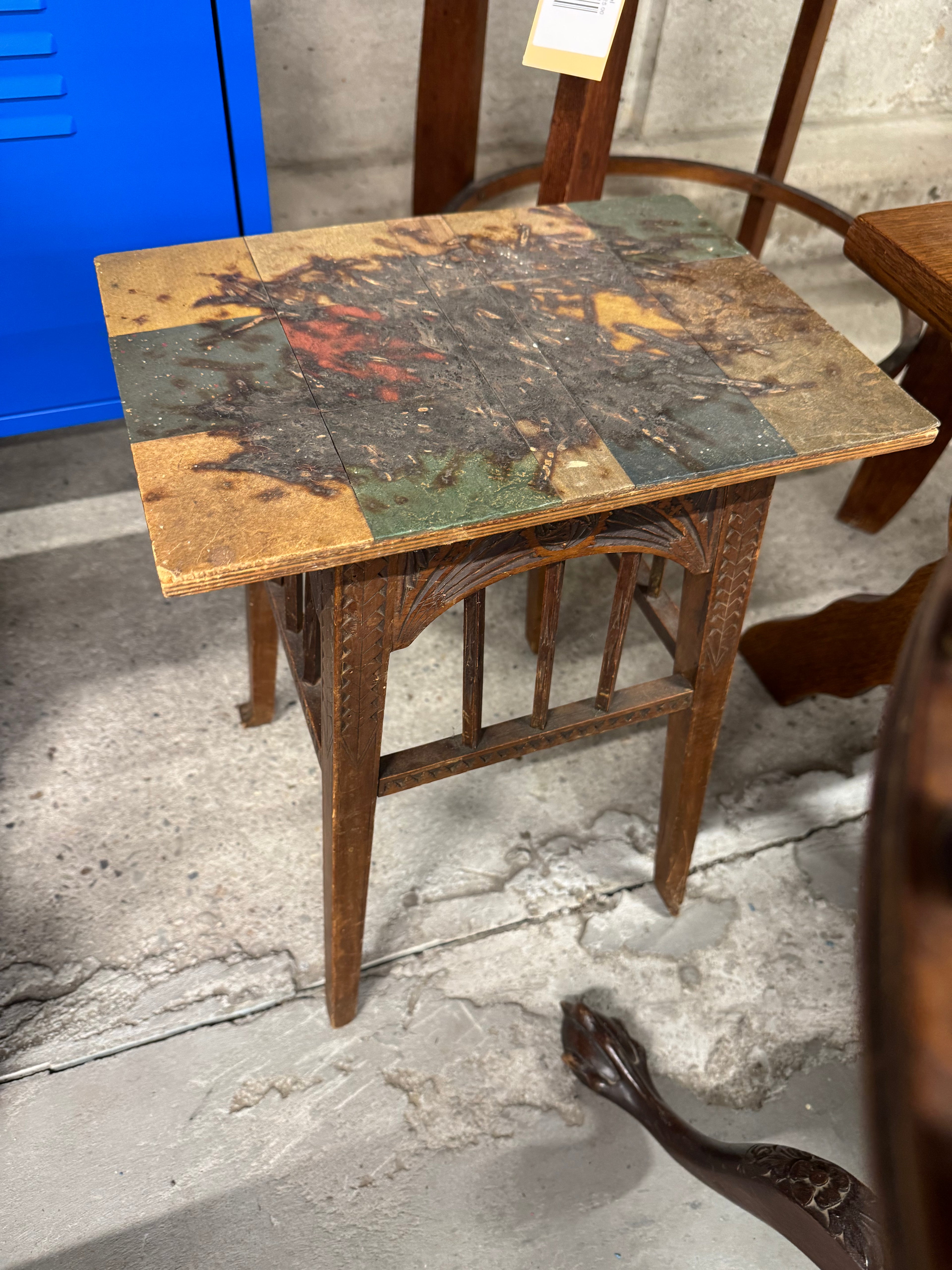 Tafeltje met tafereel