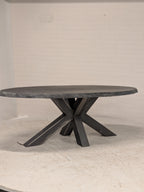 Eettafel ovaal met stalen spinpoot