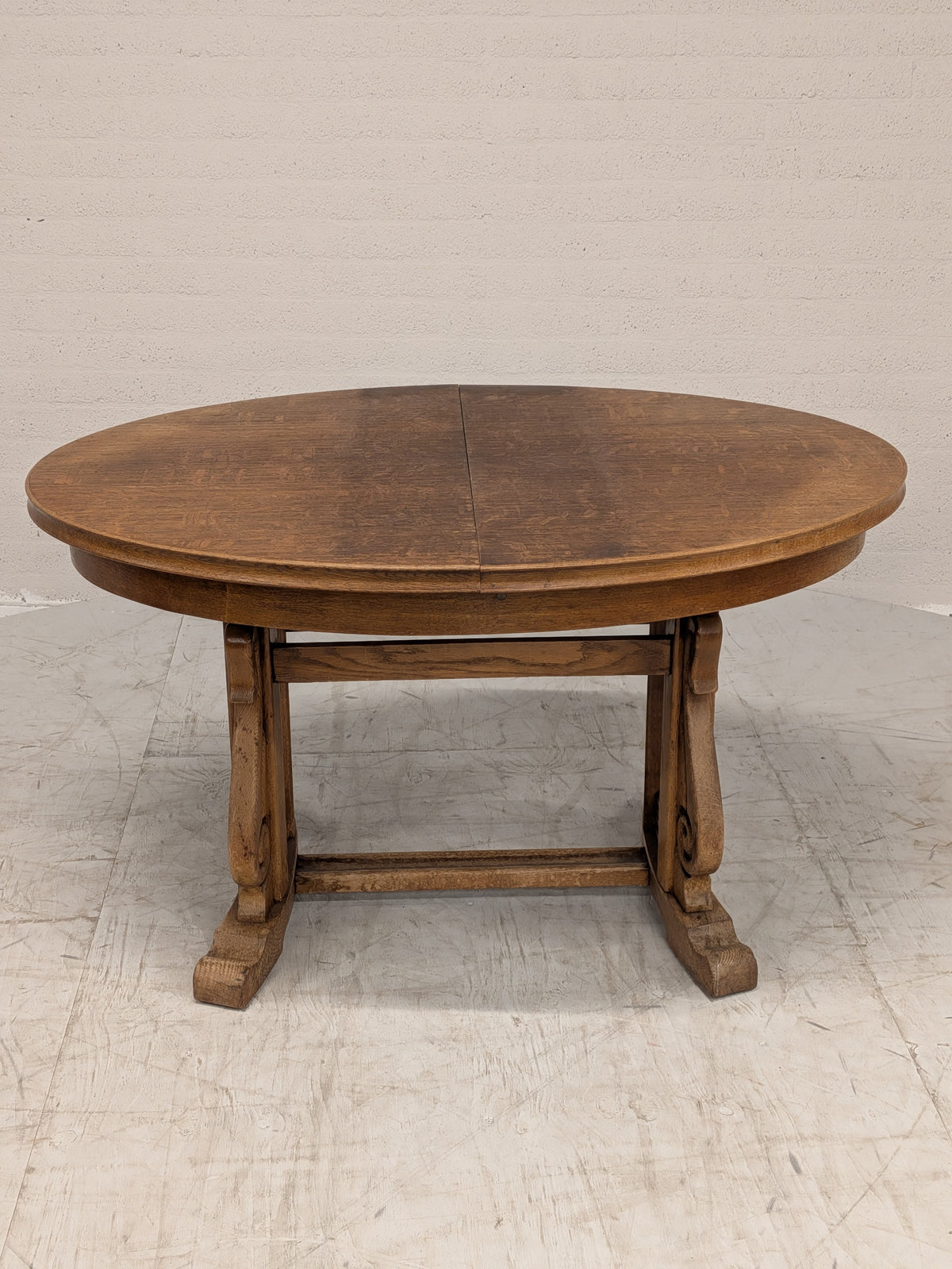 Ovale eiken eettafel met klapbladen