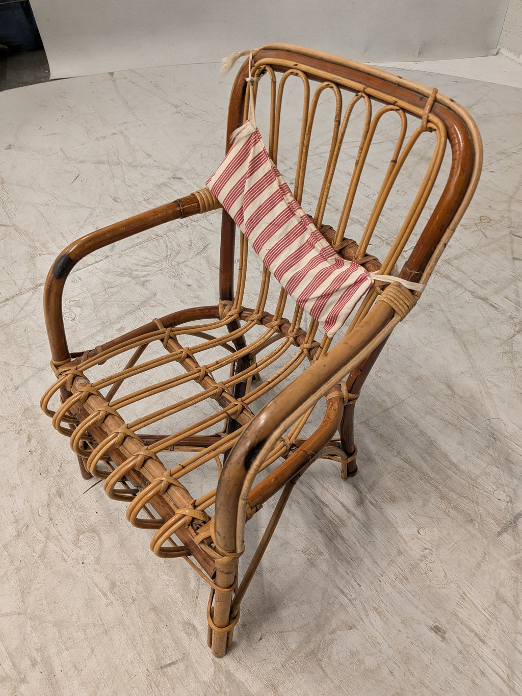 Rotan kinderstoeltje