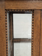 Eiken theekastje met glas en geslepen ster
