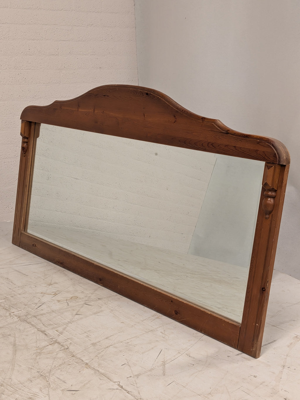 Grenen spiegel met geslepen glas