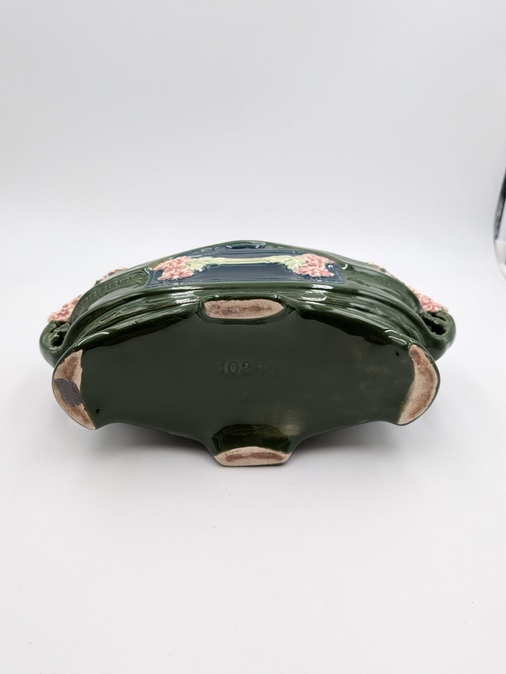 Art nouveau majolica jardinière met bloemen
