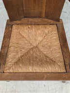 Eiken kloosterstoel met wapenschild