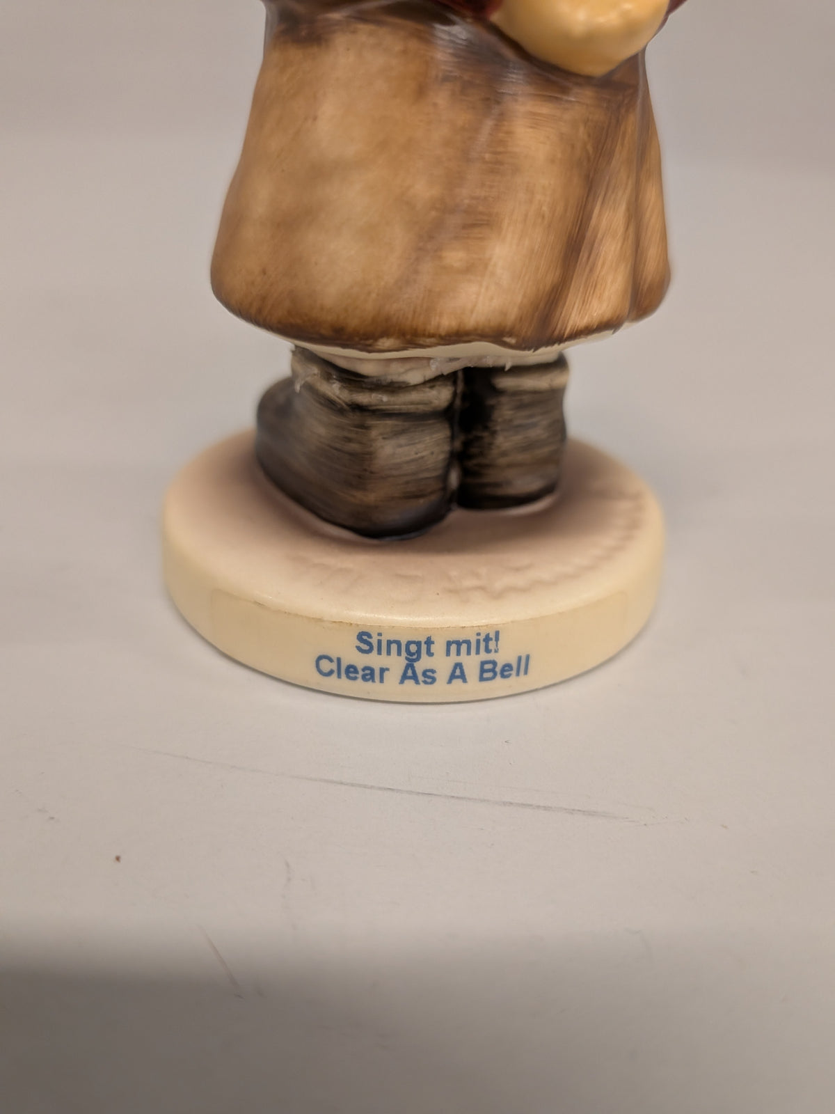 Goebel Hummel 'Singt mit! / Clear as a Bell' (2181)