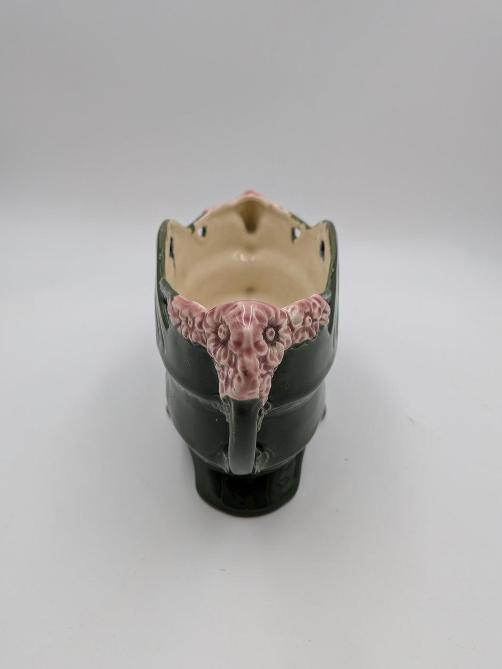 Art nouveau majolica jardinière met bloemen