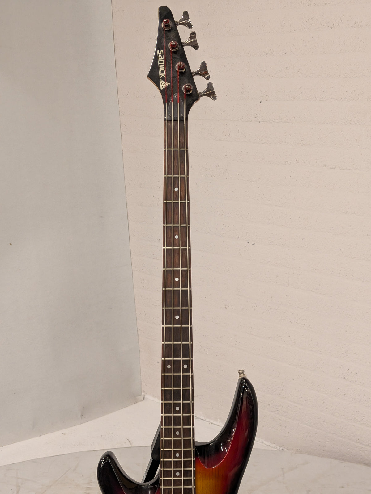 Samick basgitaar, linkshandig