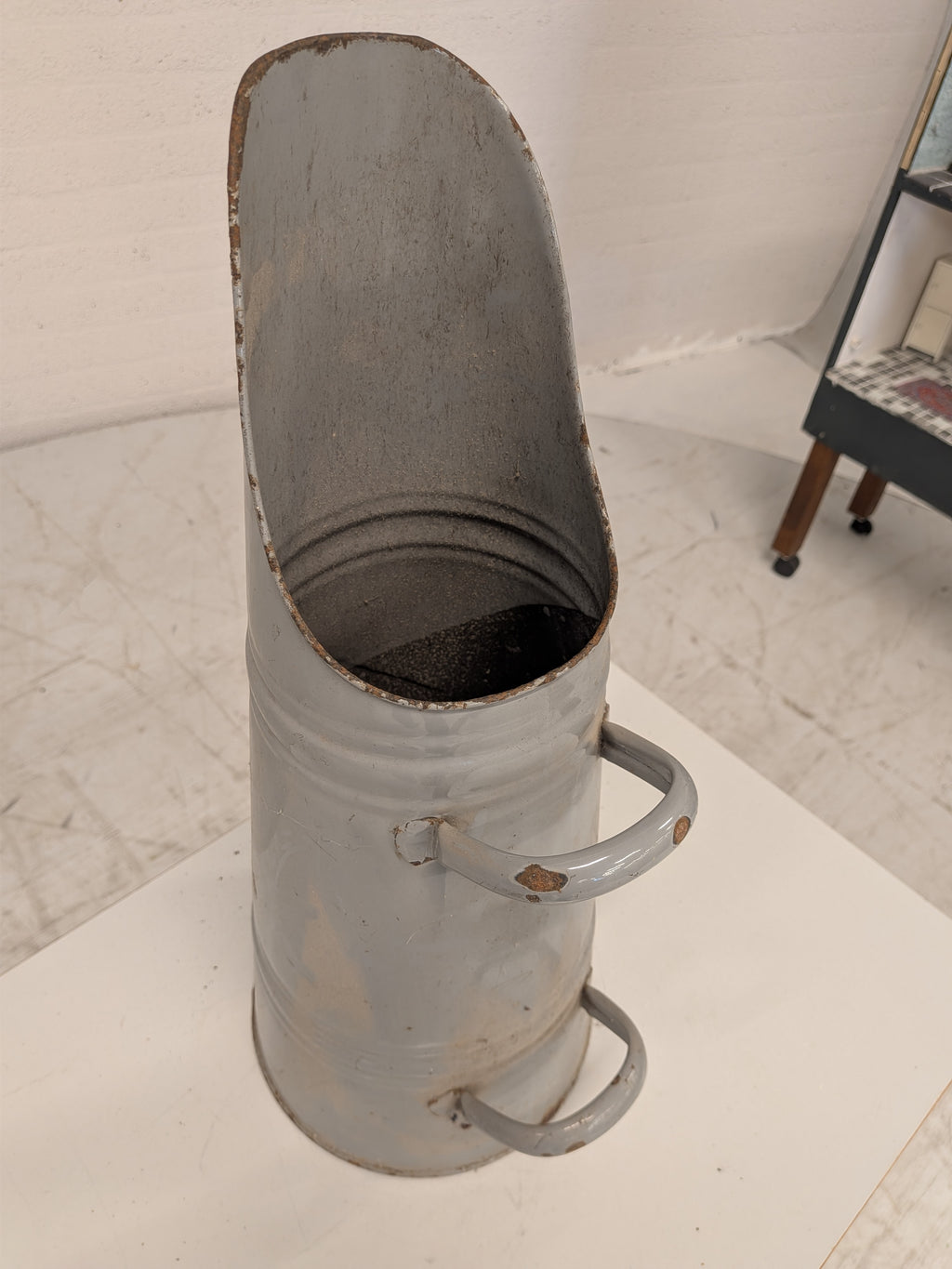 Grijs emaille kolenkit