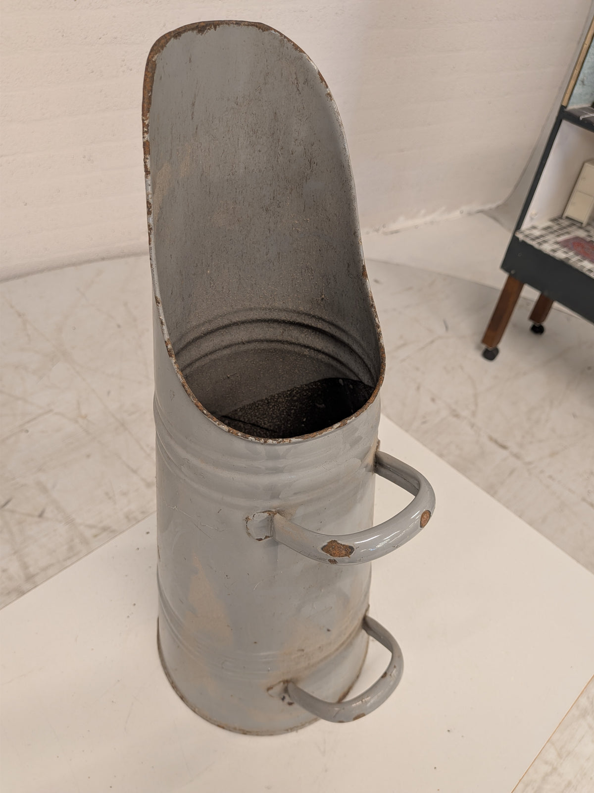 Grijs emaille kolenkit