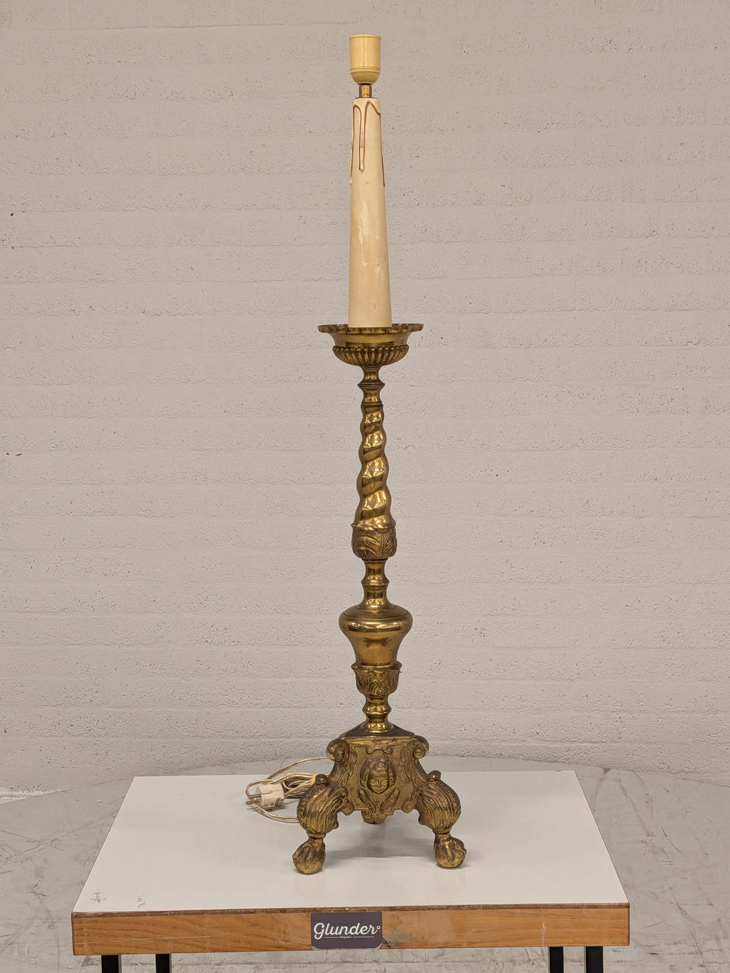 Grote messing kandelaarlamp met engelenkopjes
