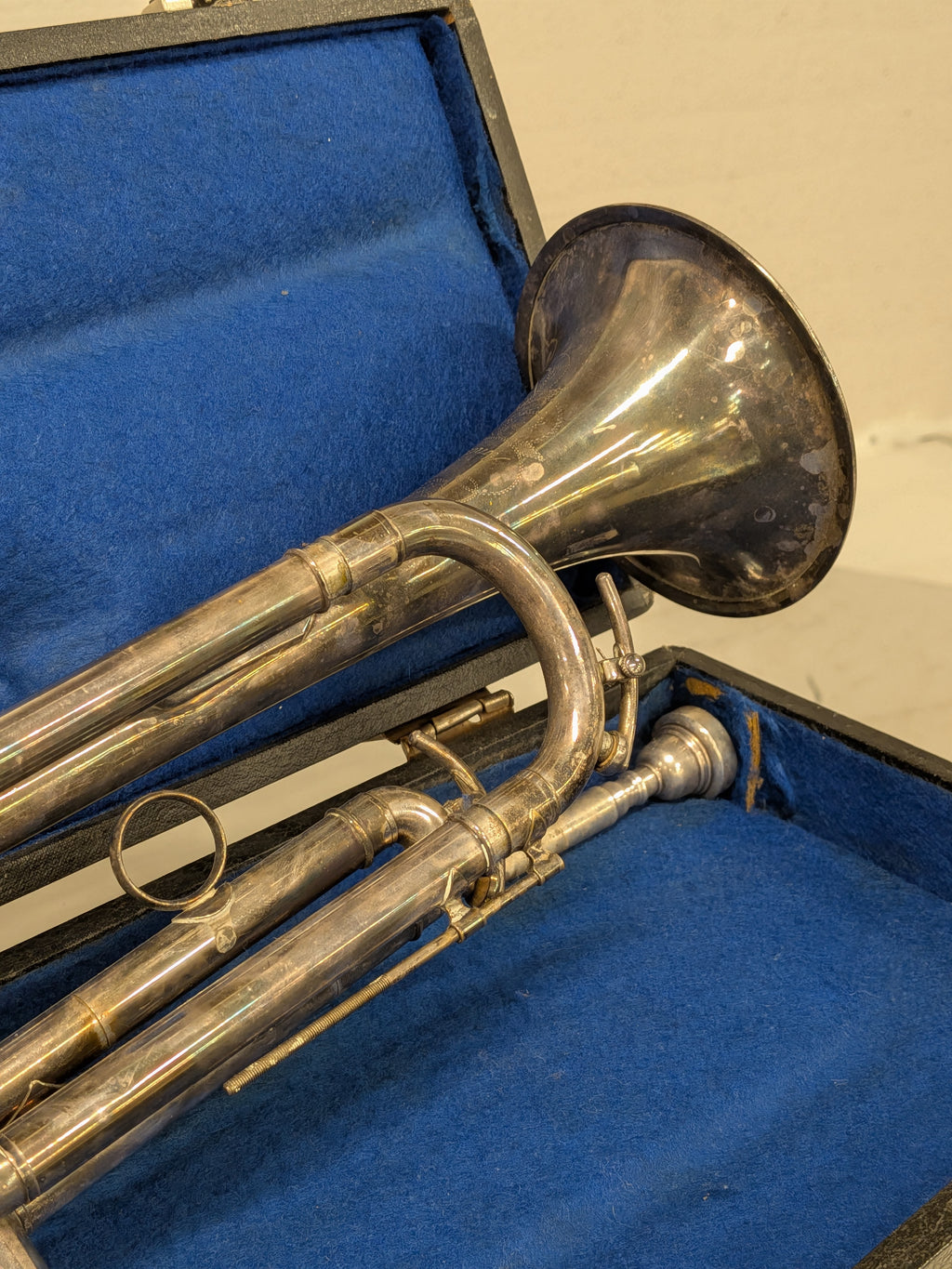 Vintage Bes-trompet, Tsjechoslowakije, in koffer