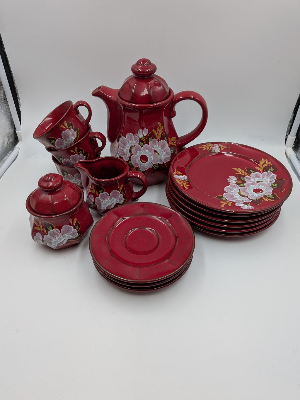 Winterling koffieservies, rood met bloemen (16-delig)