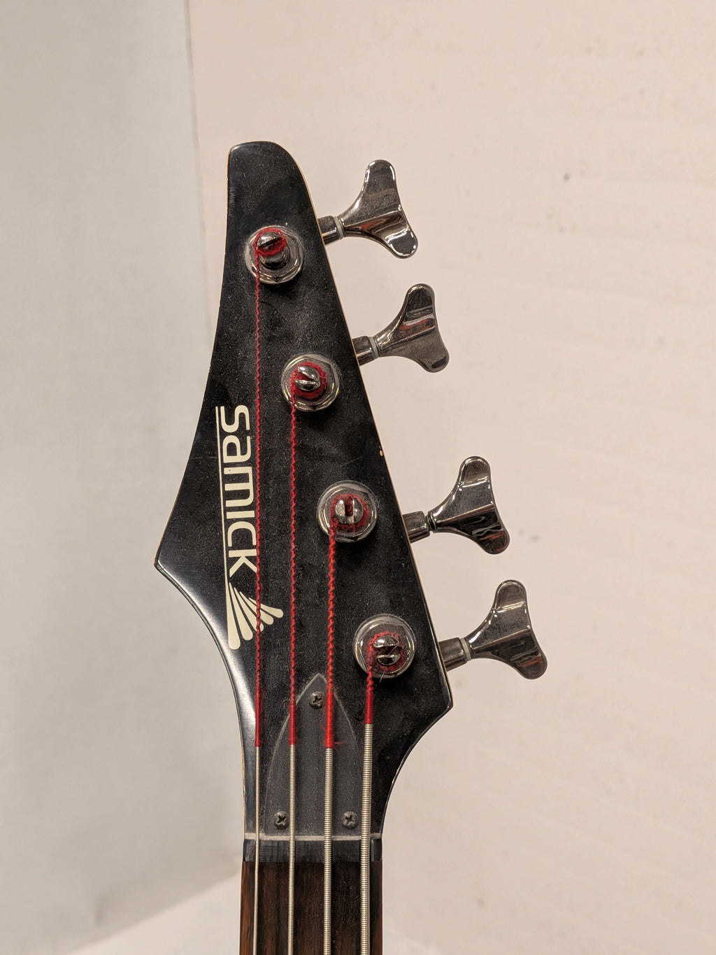 Samick basgitaar, linkshandig