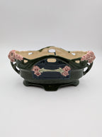 Art nouveau majolica jardinière met bloemen