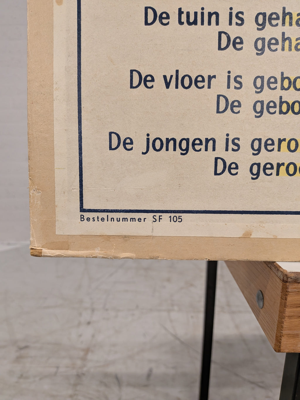 Vintage schoolplaat werkwoorden, met voetbalbord