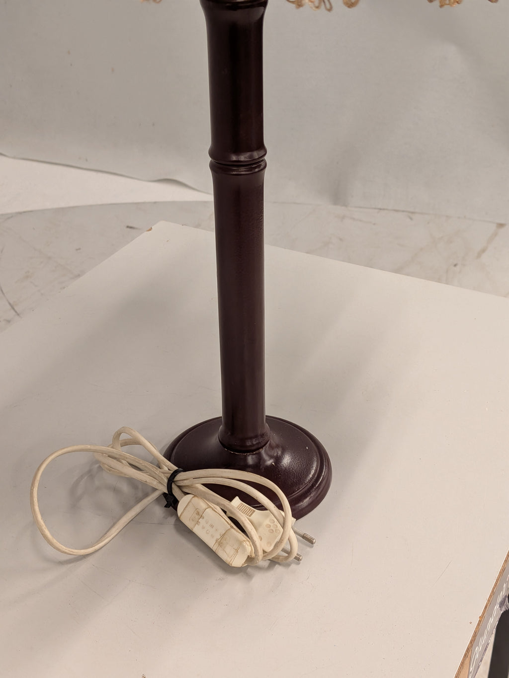 Schemerlamp met stoffen kap met rozen