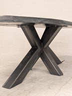 Eettafel ovaal met stalen spinpoot