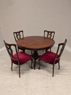 Ronde tafel op driepoot