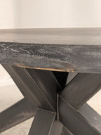Eettafel ovaal met stalen spinpoot