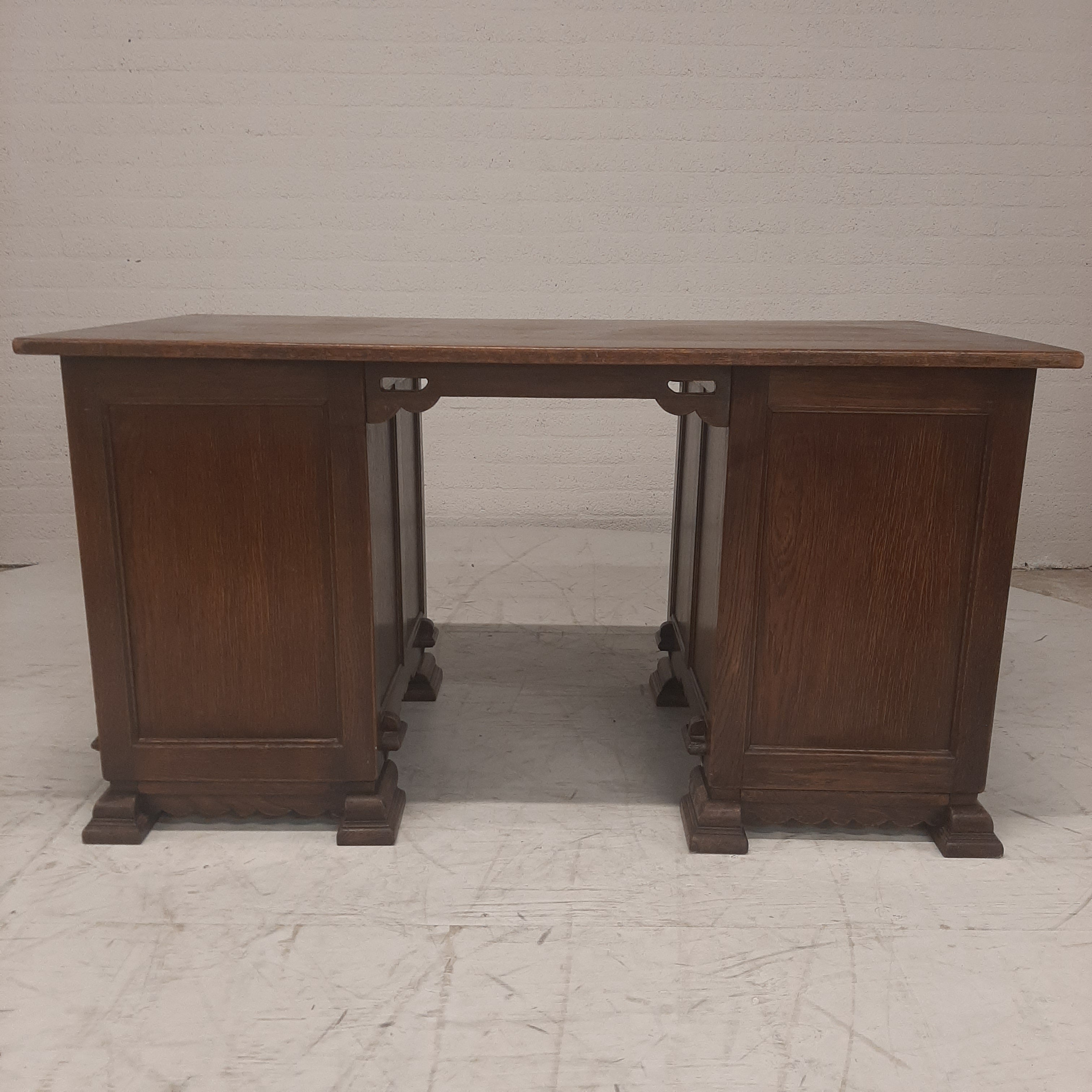 Eiken bureau houtsnijwerk frontjes