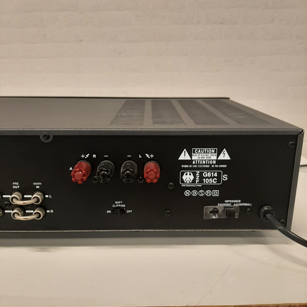 NAD 302 versterker