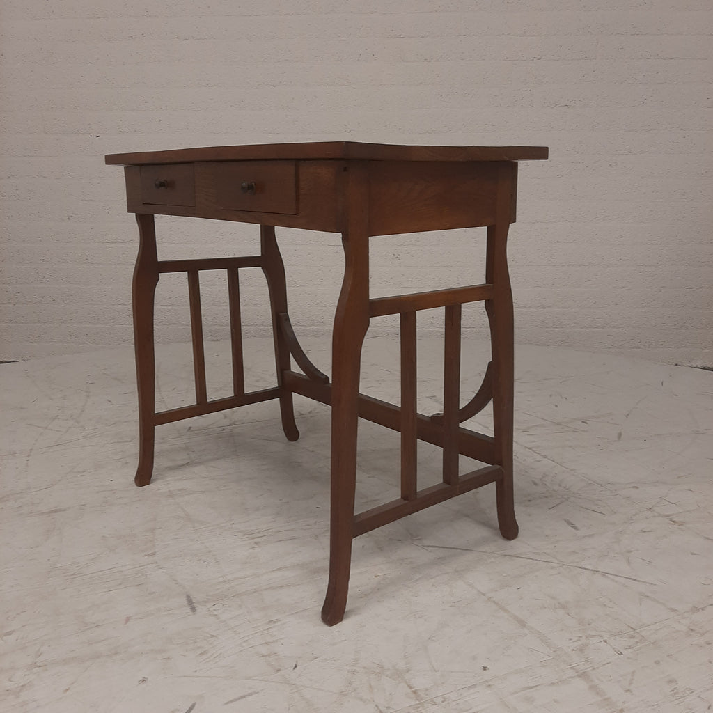 Eiken schrijftafel/ sidetable