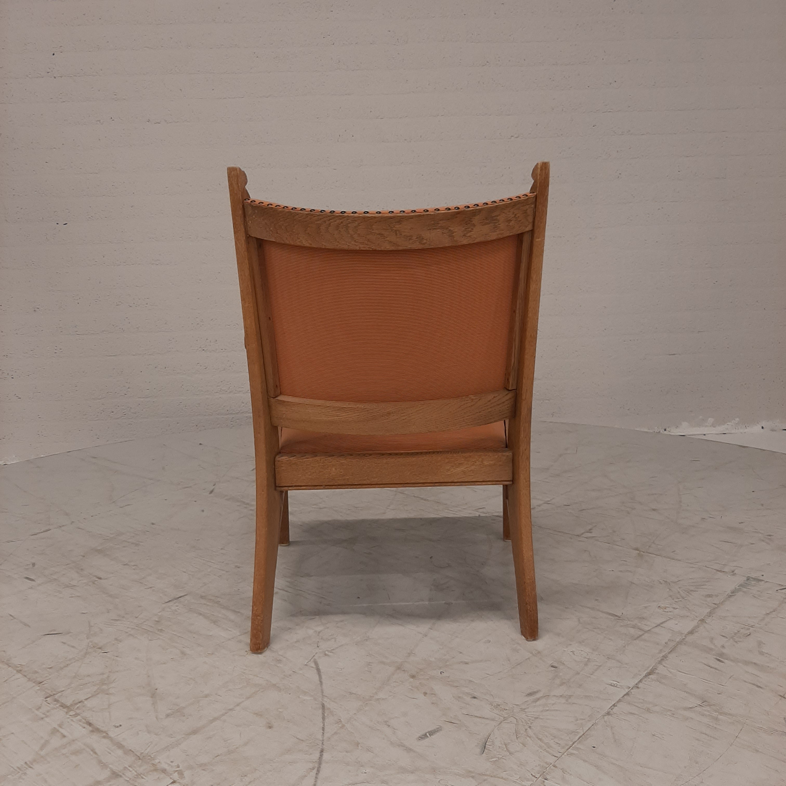 Vintage eiken fauteuil oranje bekleding