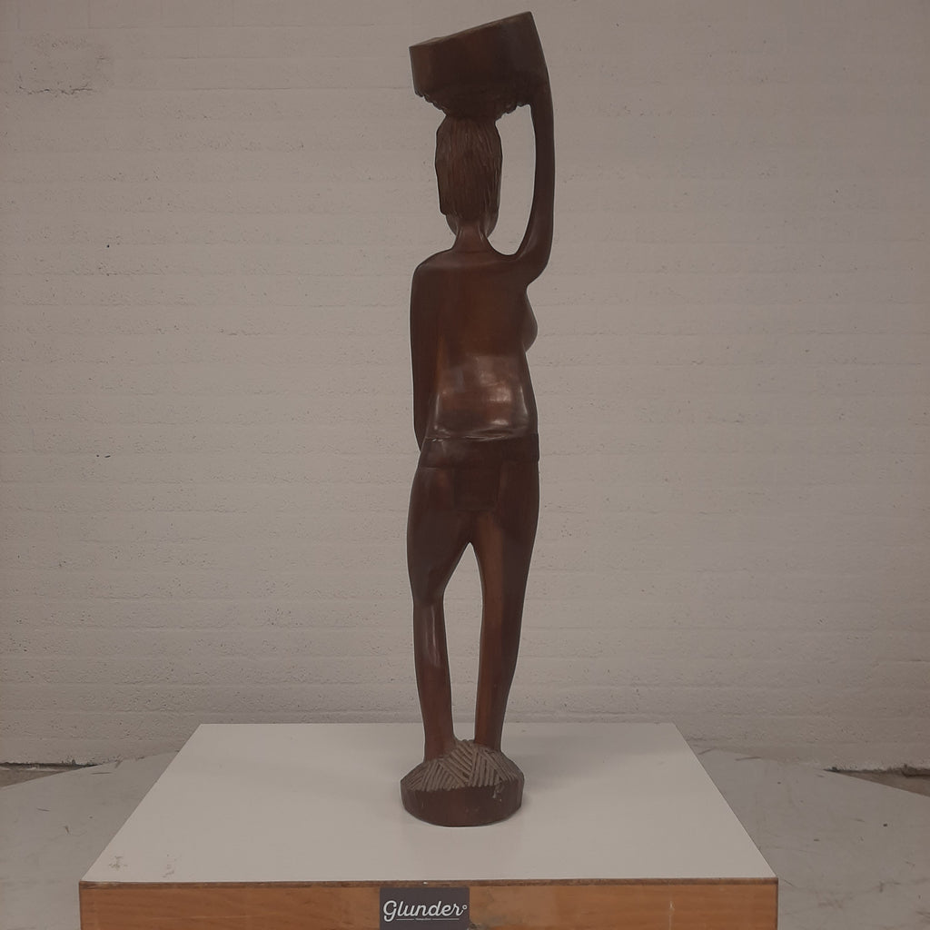 Houten beeld Afrikaanse vrouw