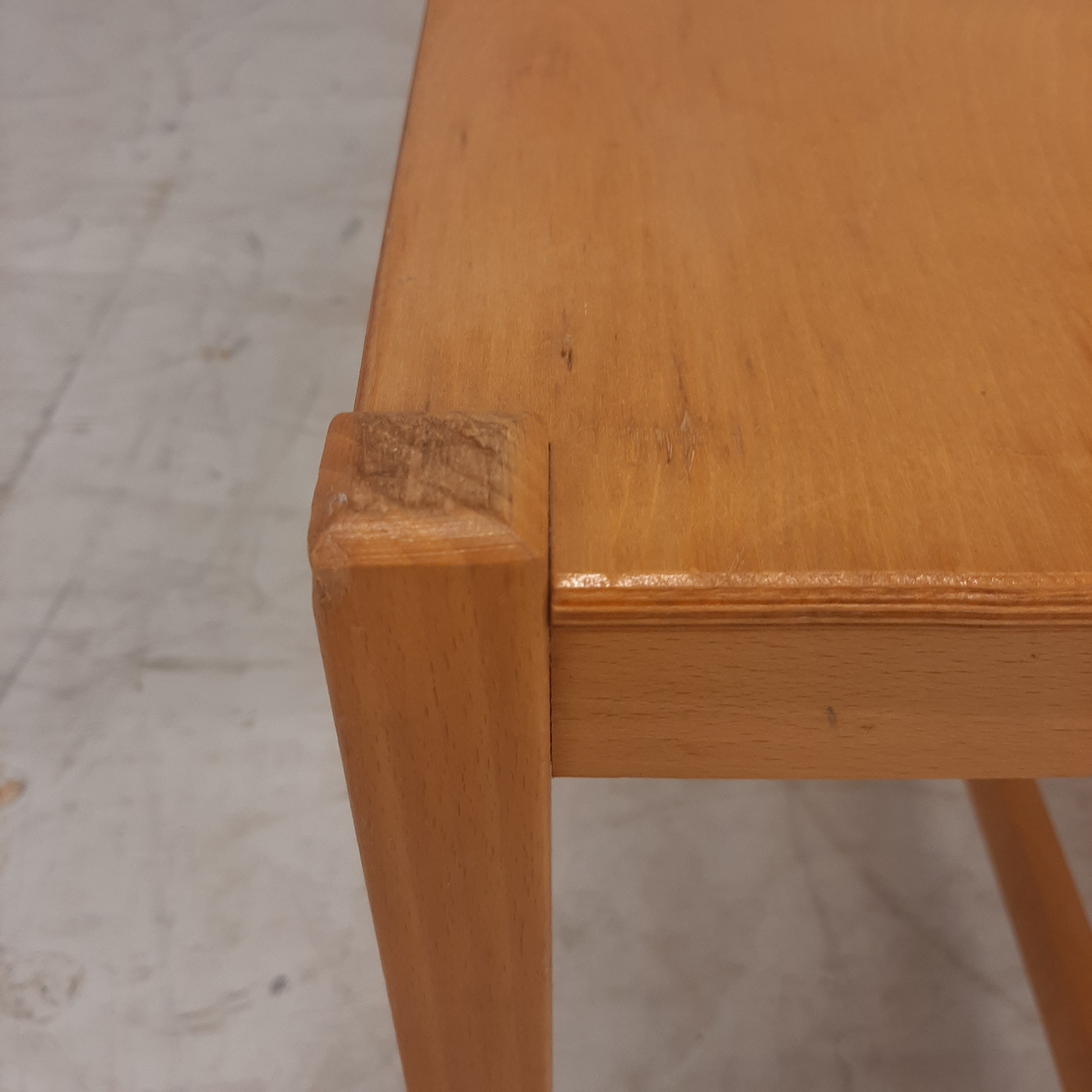 Eiken vintage tafeltje mutiplex blad