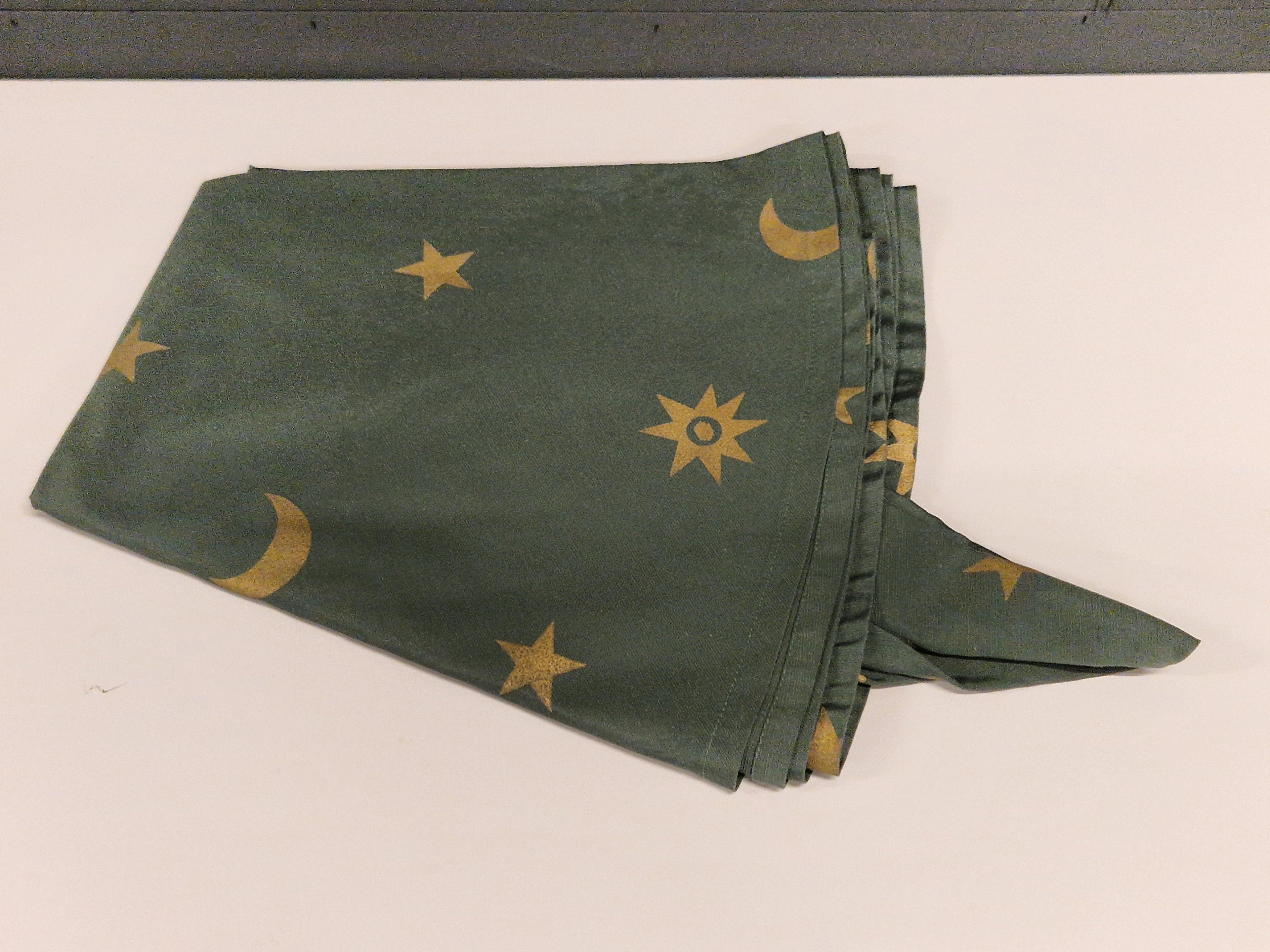 Duitse kerst tafelkleden per stuk 20 euro, linnen, damast etc...