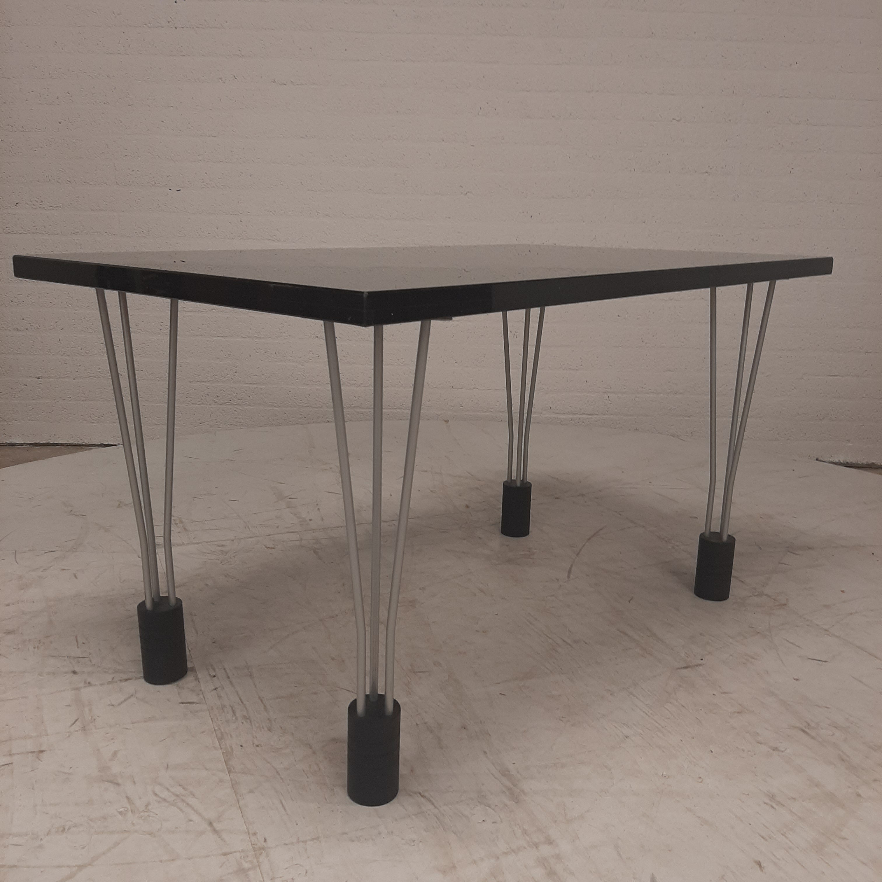 Design tafel met black calaxy granieten blad