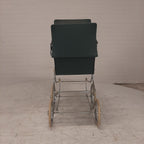 Vintage kinderwagen groen