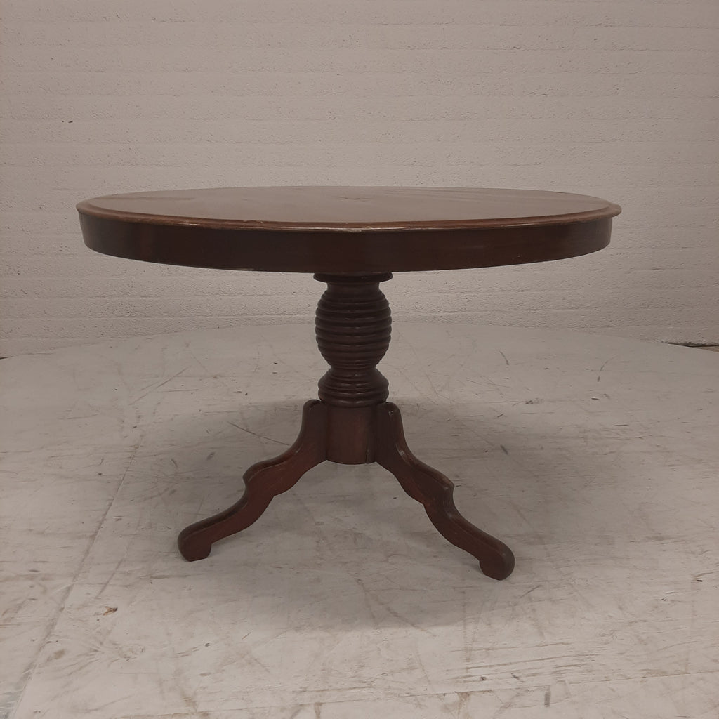 Ronde salontafel op poot met 3 voeten