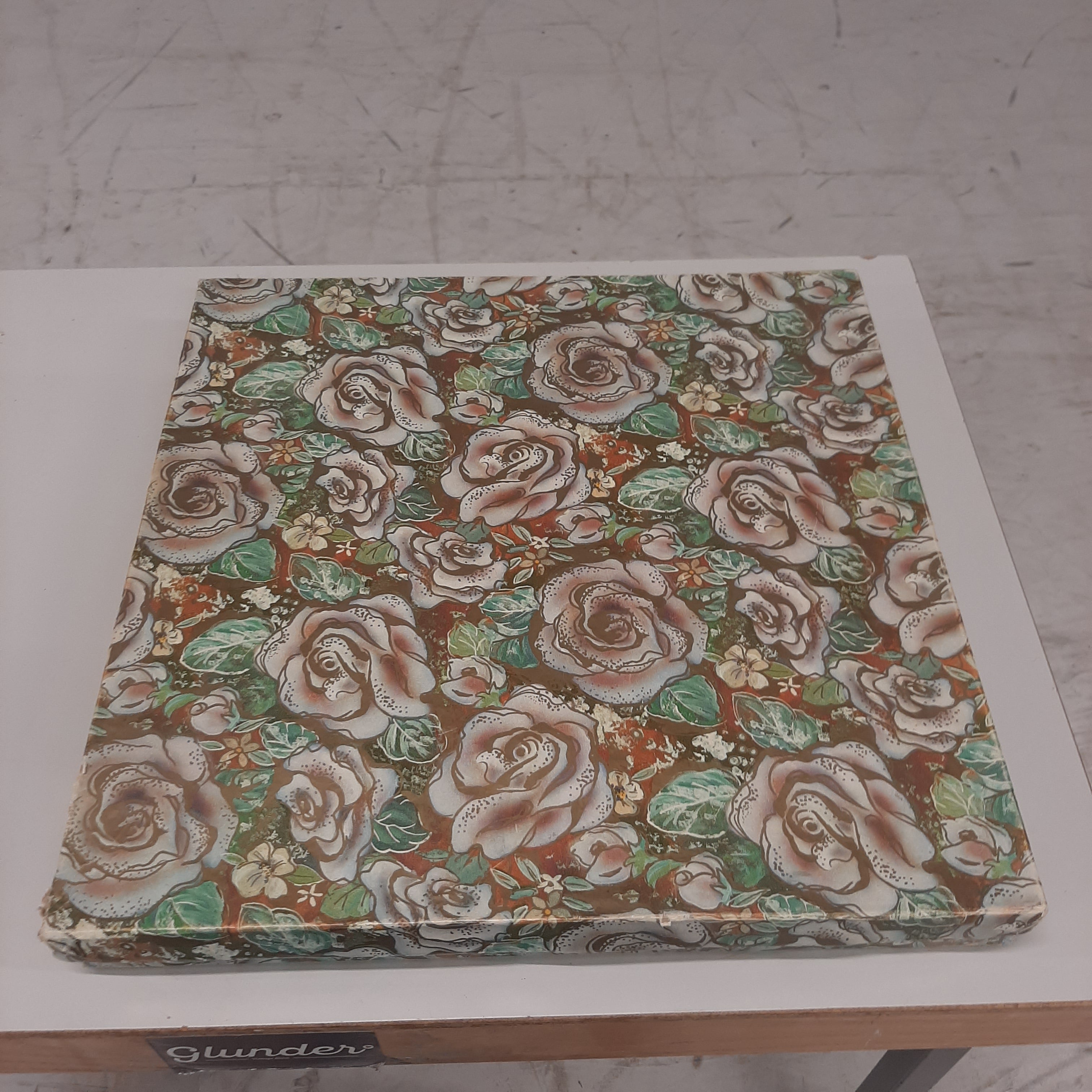 Natuursteen schaakbord met stukken in bewaardoos