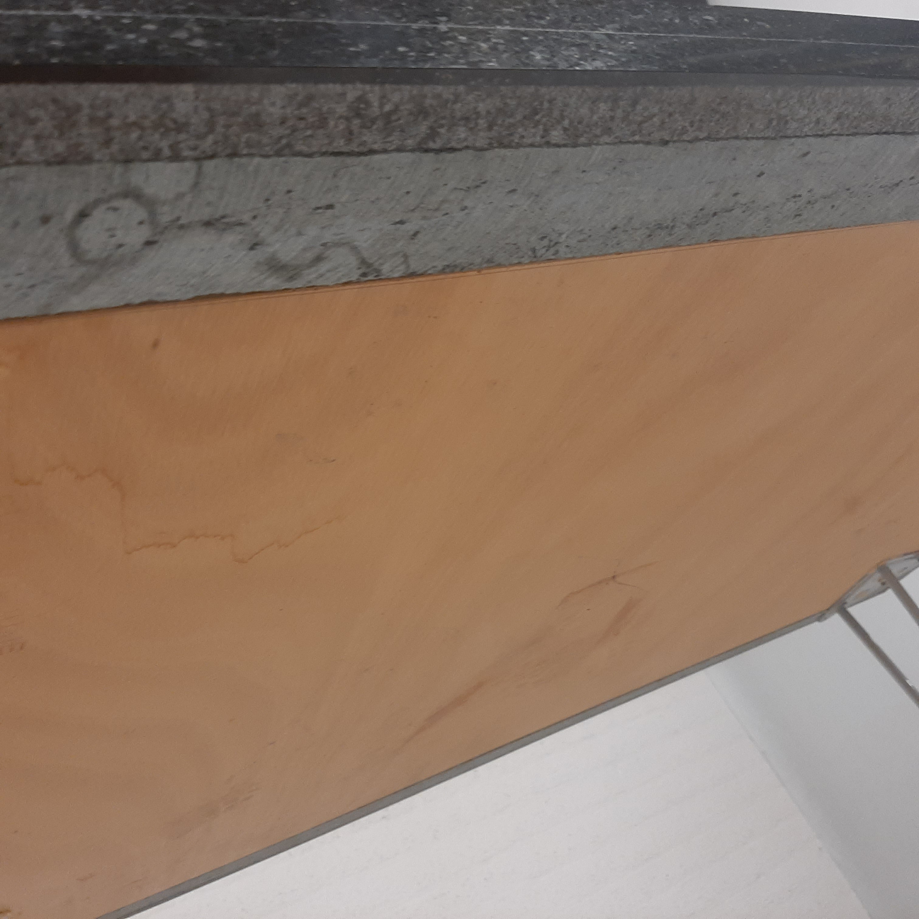 Design tafel met black calaxy granieten blad