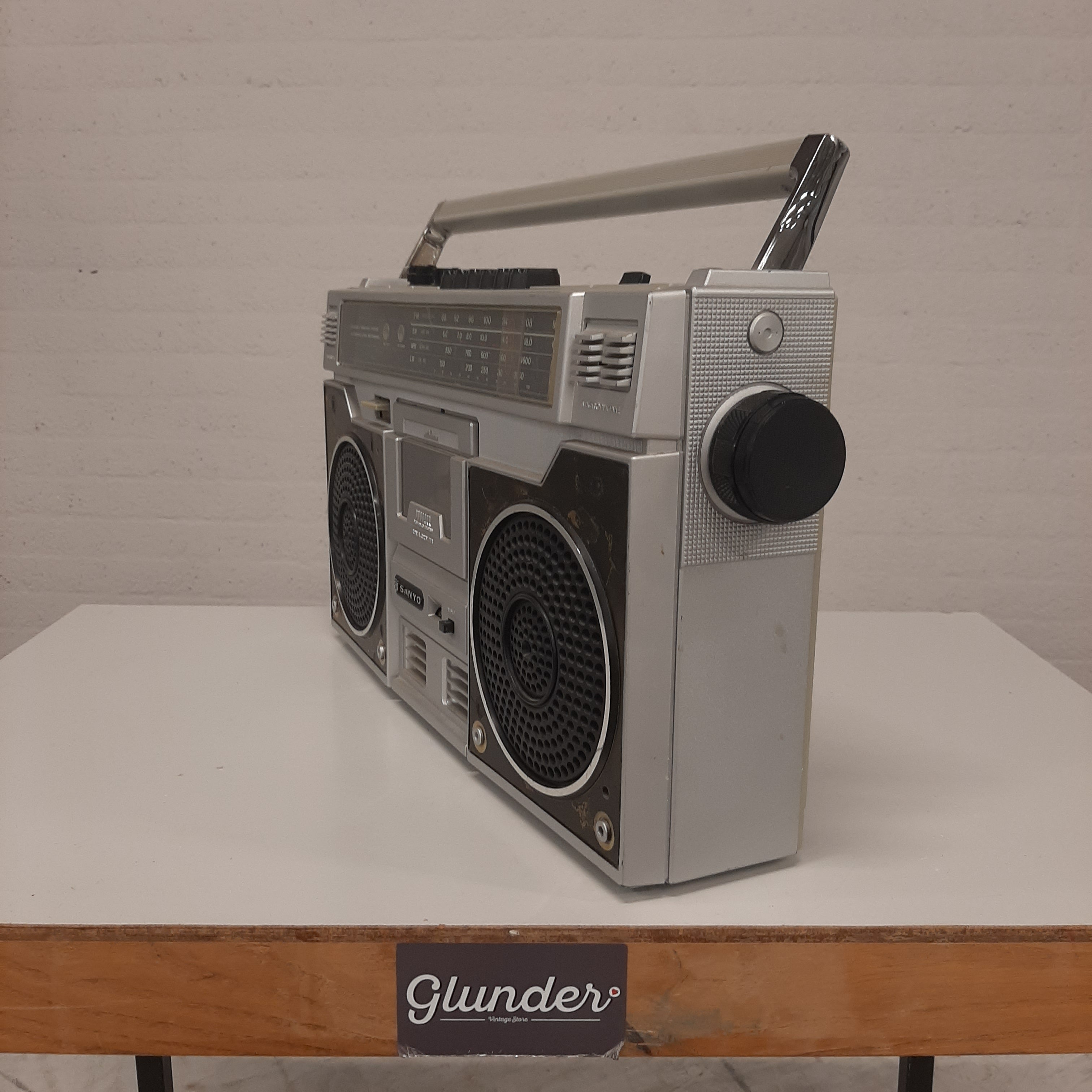 Sanyo 4 band cassette recorder