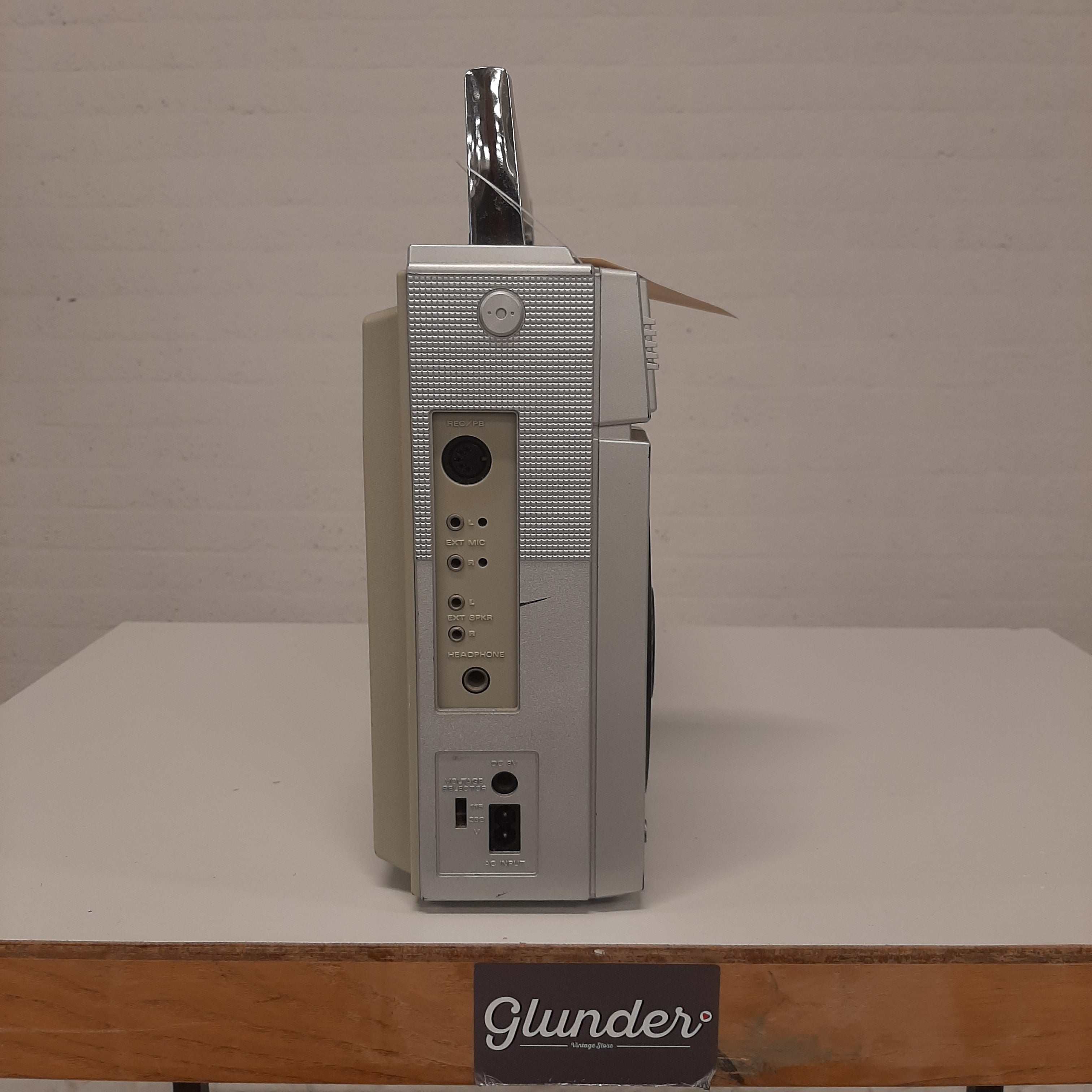 Sanyo 4 band cassette recorder