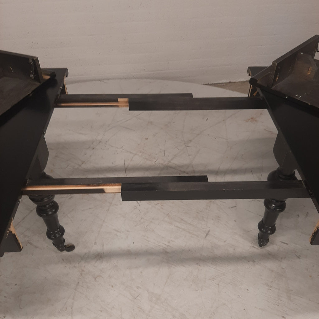 Zwarte 4 delig uitschuifbare tafel