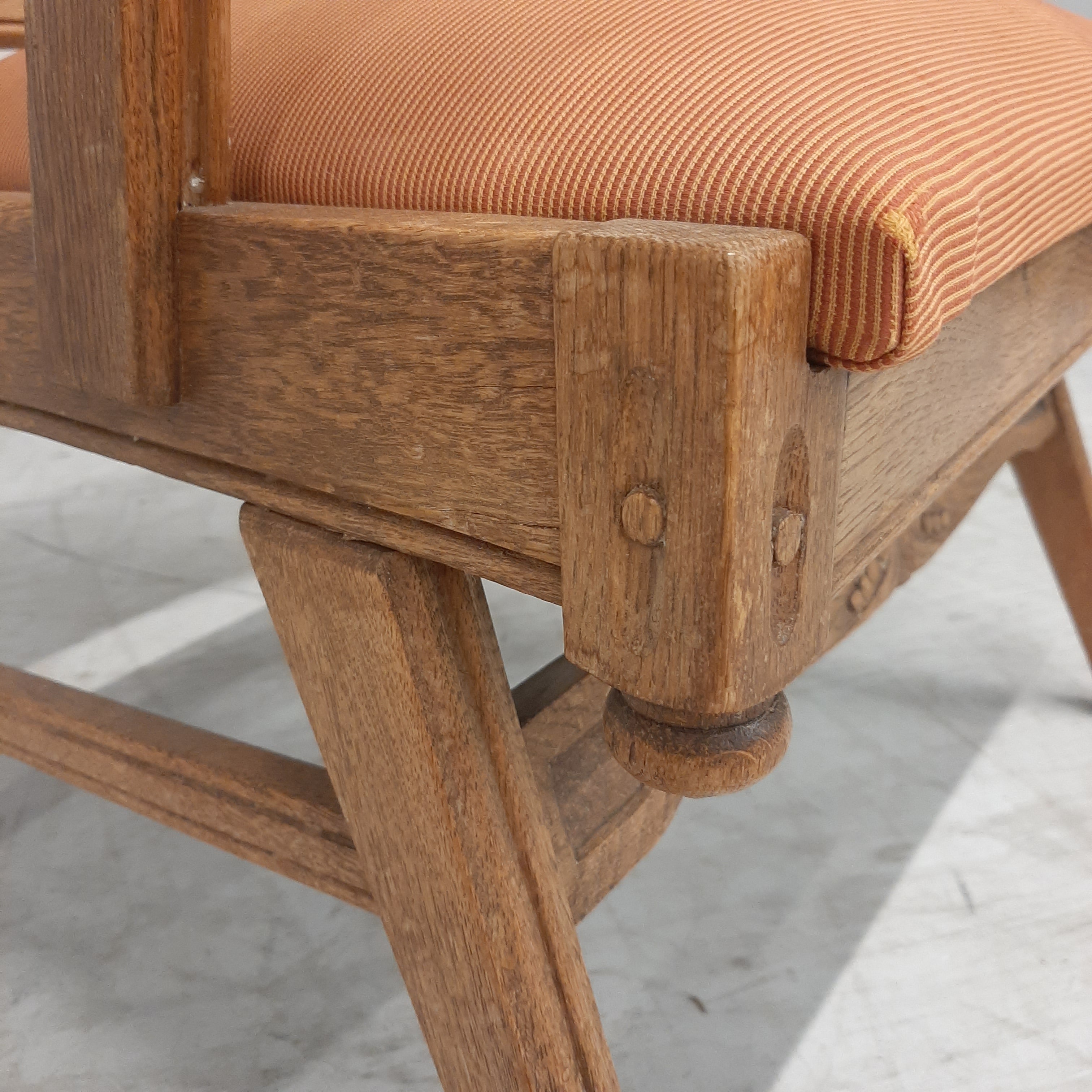 Vintage eiken fauteuil oranje bekleding