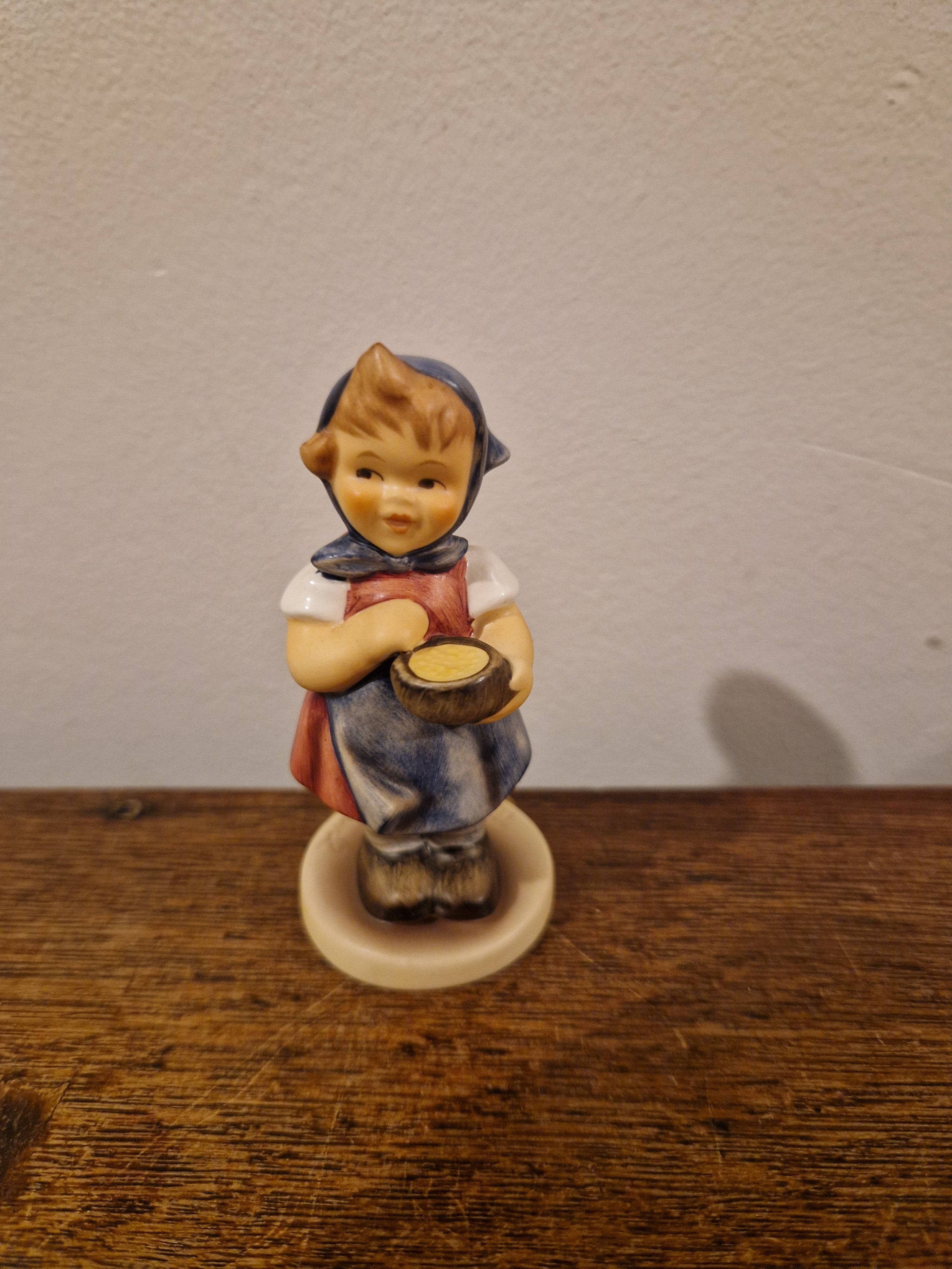 M.J. Hummel Figurine From Me To You Hum 629 Jaar 1992 West Germany