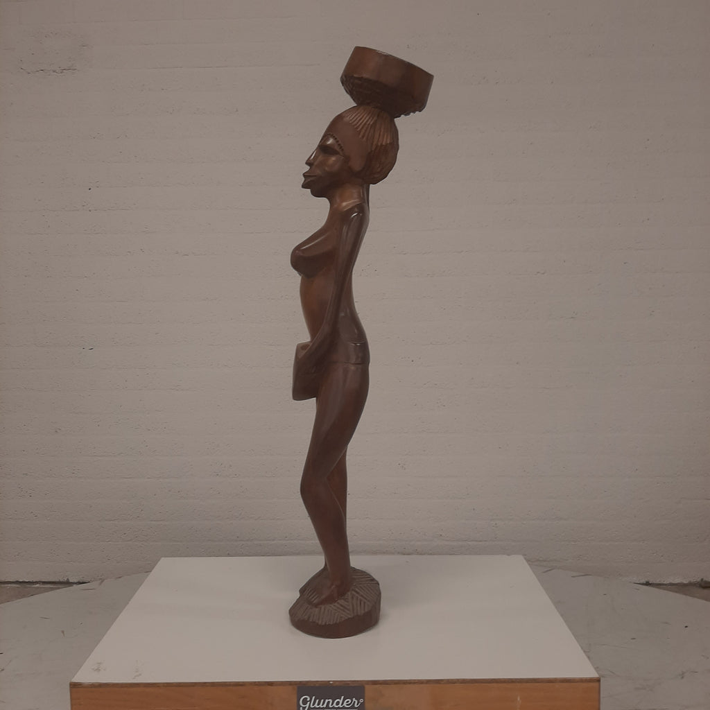 Houten beeld Afrikaanse vrouw