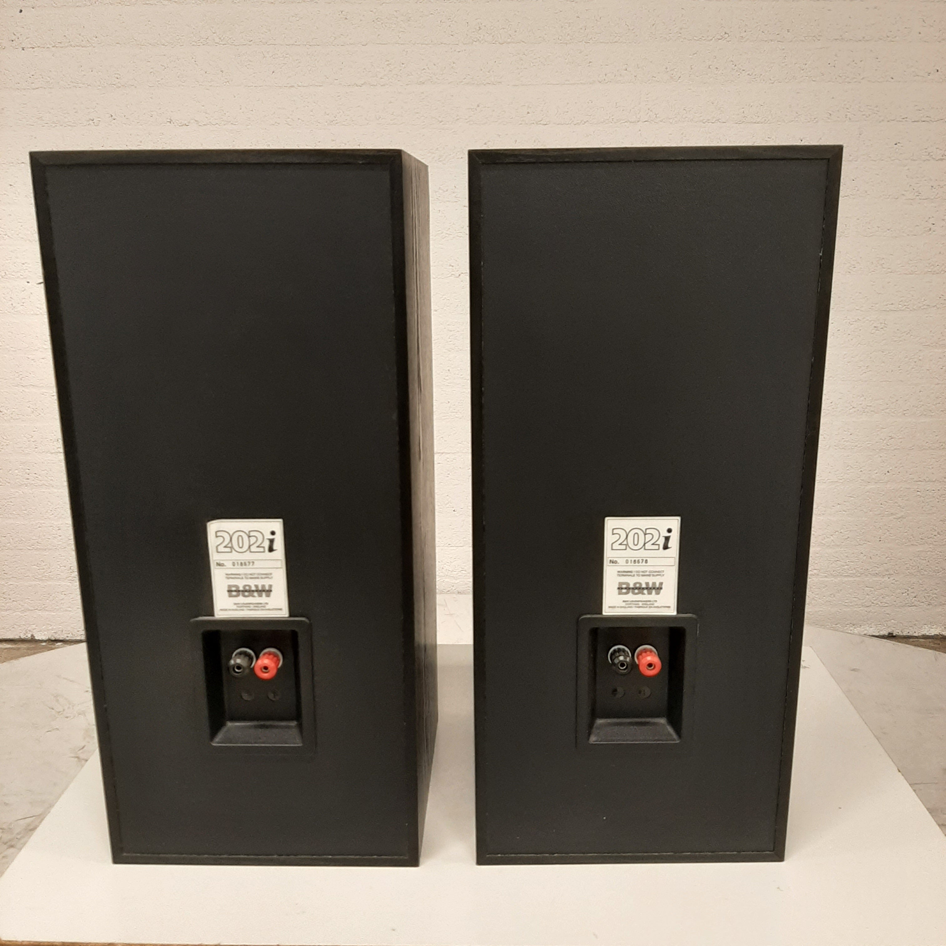 B&W 202i speakers
