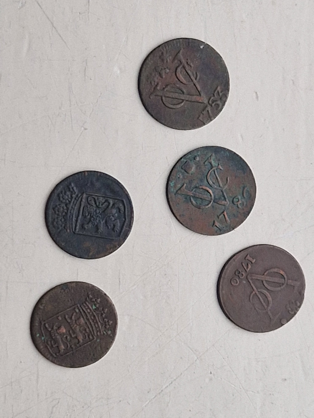 5 duiten uit VOC periode, 18e eeuw