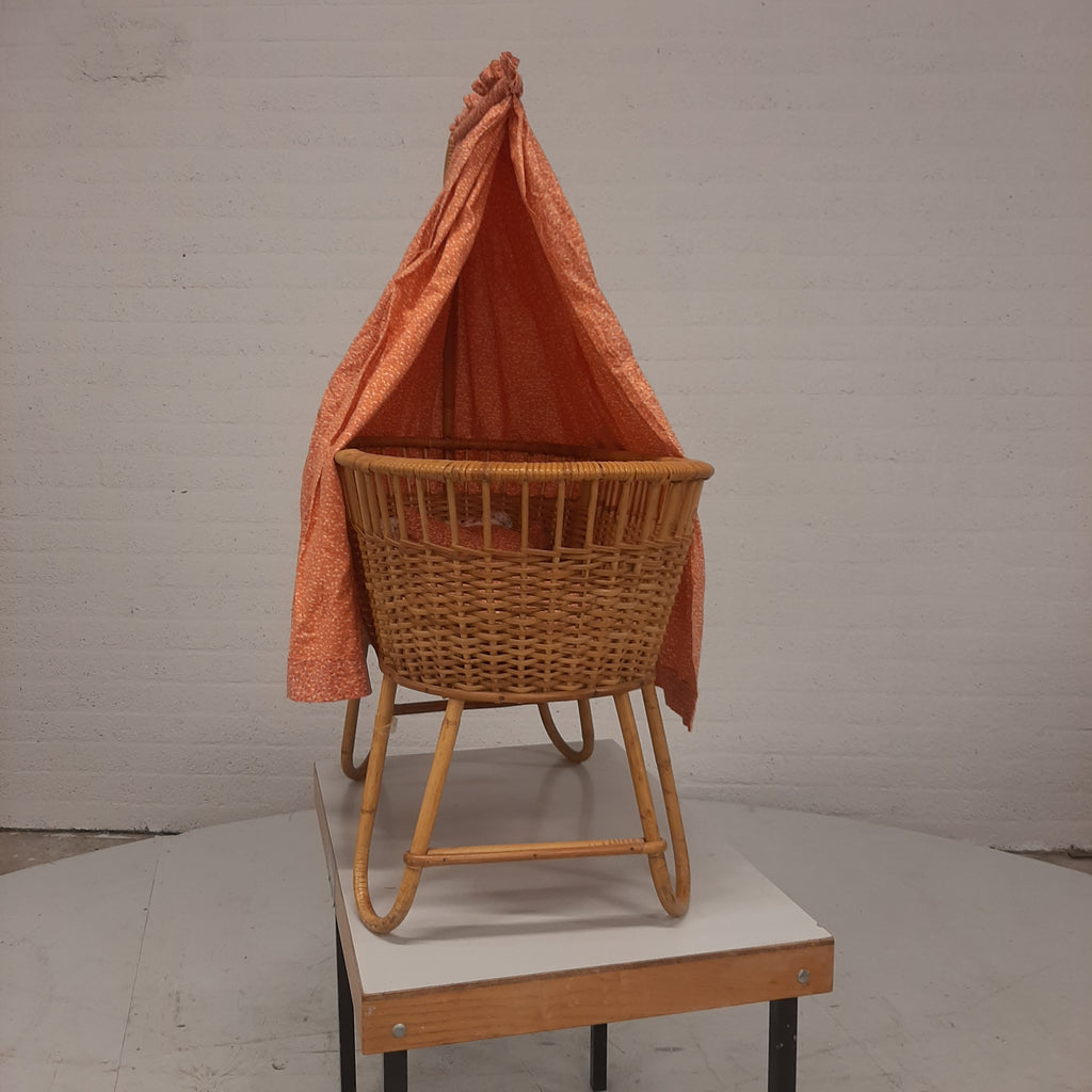 Rotan wieg met hemeltje