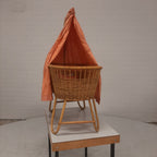 Rotan wieg met hemeltje