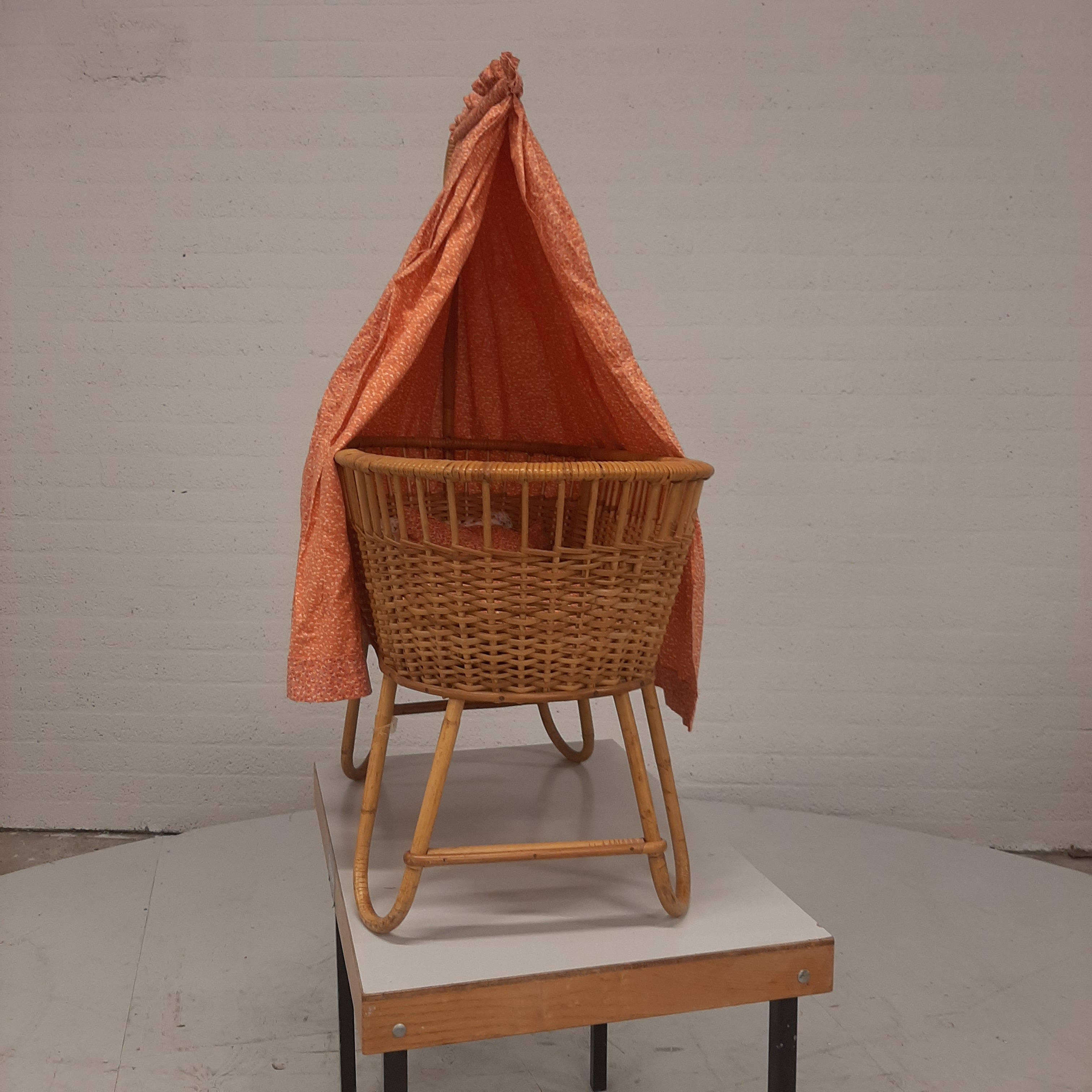 Rotan wieg met hemeltje
