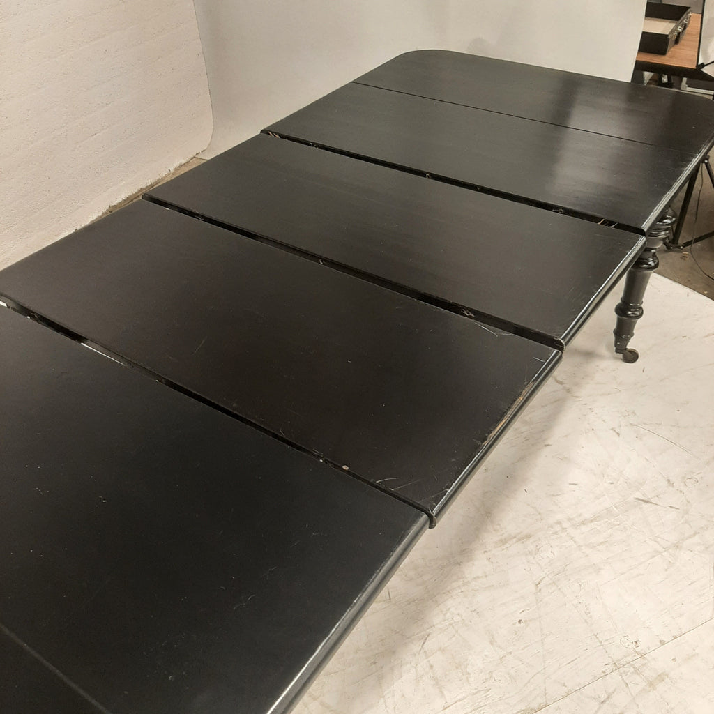 Zwarte 4 delig uitschuifbare tafel